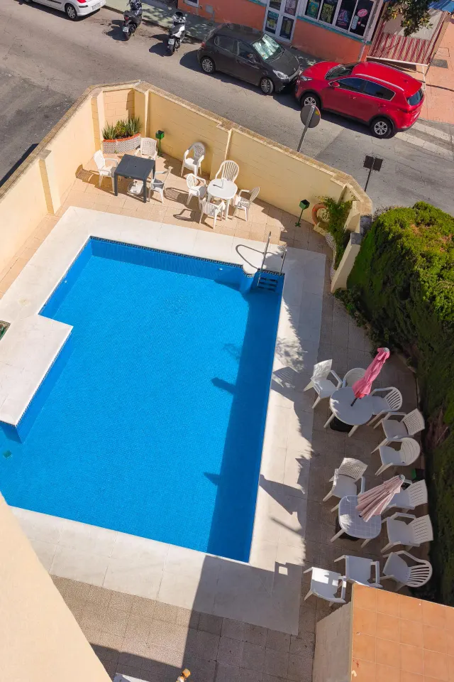 APARTAMENTO CON VISTAS AL MAR, ORIENTACIÓN SUR Y REFORMA DE ALTA CALIDAD — 16