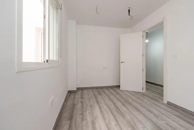 Piso en PLANTA BAJA con 2 dorm.  "Nuevo a estrenar". En el centro de Ogijares. — 18