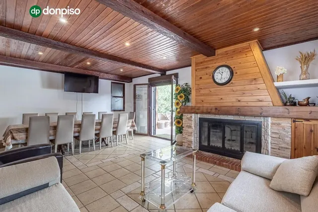 Chalet independiente con pozo propio y placas solares — 5