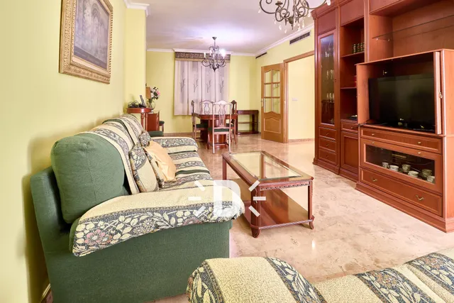 SE ALQUILA BONITA VIVIENDA EN BENETUSSER — 4