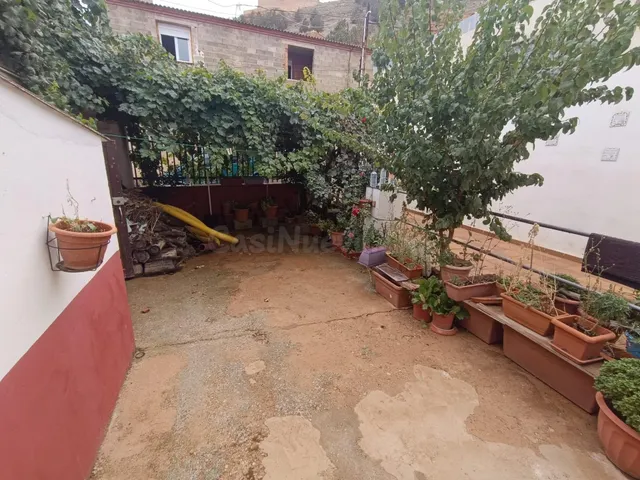 Estupenda casa con patio, terraza y amplia cochera — 5