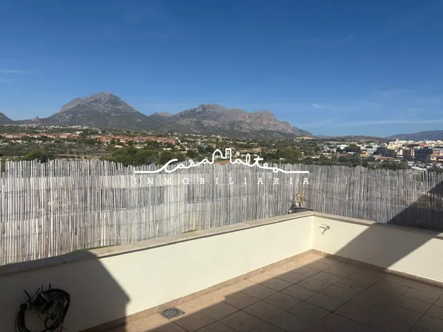 En venta ÁTICO DÚPLEX en Alfaz del Pi CON PISCINA