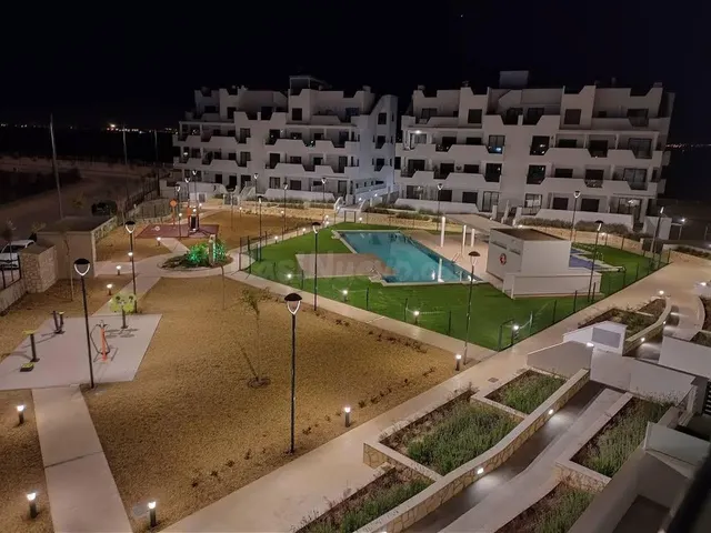 Apartamento de obra nueva de 2 dormitorios con piscina priva - foto 3