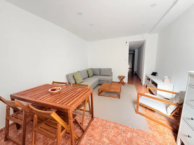 EXCELENTE PISO CERCA DE LA PLAYA, TOTALMENTE REFORMADO, EN 1º PLANTA,  EN UNA CASA TIPICA DEL BARRIO DEL CABAÑAL. — 7