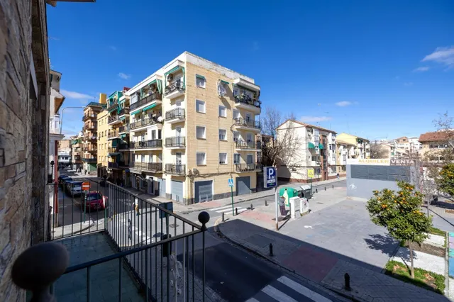 Edificio con gran potencial de desarrollo residencial en Zaidín – Granada — 3