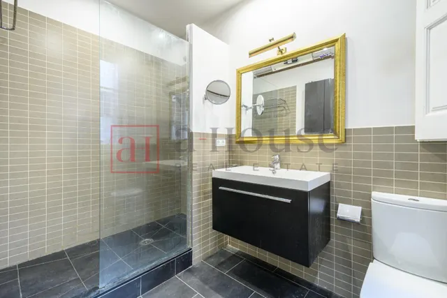 Piso a reformar doble orientacion con balcón en l'antiga esquerra de l'eixample — 27