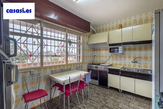 Gran casa con parcela y piscina en Cájar — 12