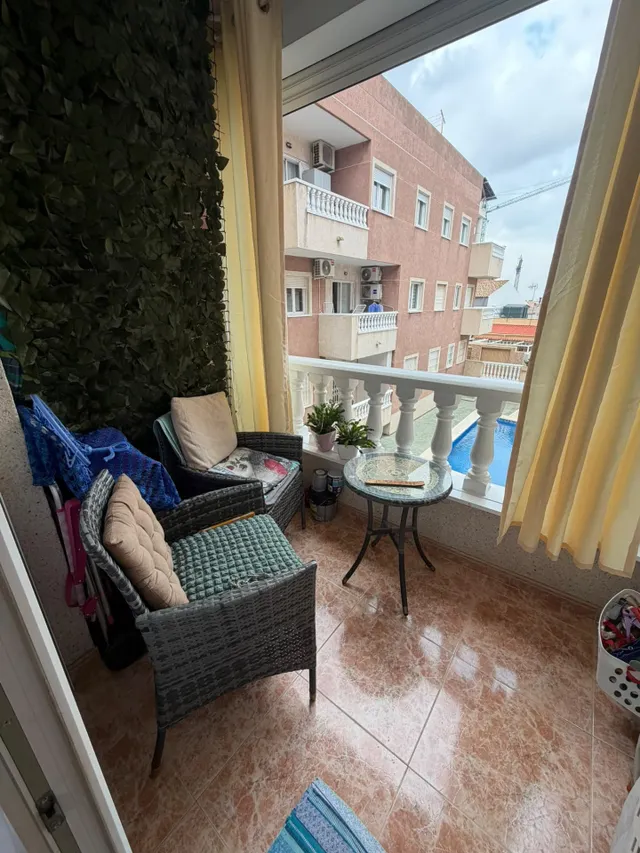 Apartamento con piscina compartida, Alicante, Torrevieja, Playa del Cura. 1 habitación | 54 m2 | A 900 metros del mar — 6