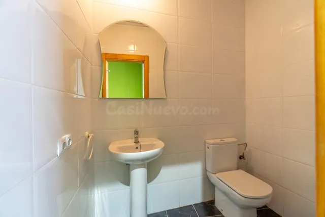 Local reformado de 236 m2 con terraza privada en Centro/Sind - foto 3