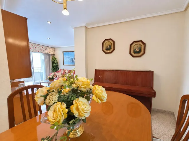 Amplio piso de 3 habitaciones junto a la Glorieta y el puerto de Santa Pola — 8