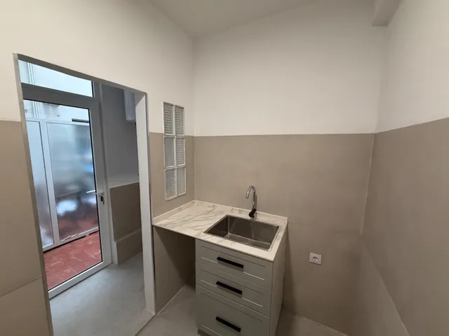 Piso reformado de 3 habitaciones con patio en Gràcia — 47