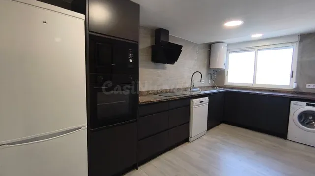 Alquiler: piso reformado a estrenar, 3 hab y 2 baños, cerca de Renfe, Gandia — 2