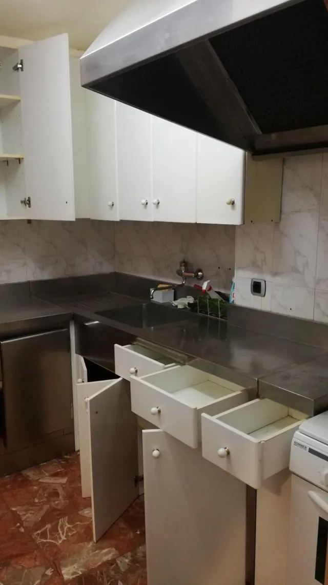 Bar en funcionamiento. Ave maría — 17