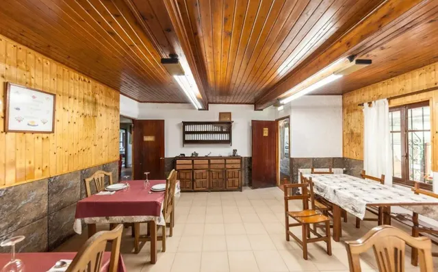 Vivienda con Restaurante listo para continuar la actividad, con cocina totalmente equipada — 17