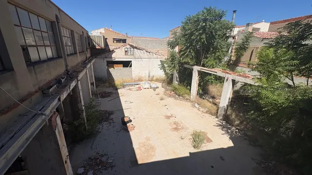 NAVE INDUSTRIAL CON MUCHAS POSIBILIDADES — 19