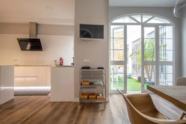 Espaciosa casa con encanto en el centro: elegancia, azotea y sótano en calle Murillo ✨ — 16