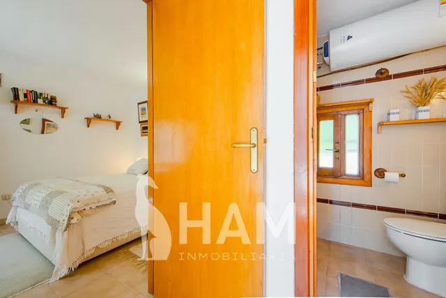Casa en una planta con pabellón de invitados, piscina y garaje – Parcela 1.180 m2 — 43