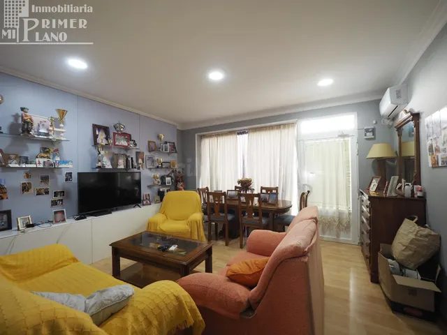 Amplia Casa en el Corazón de Tomelloso con Estilo y Comodida