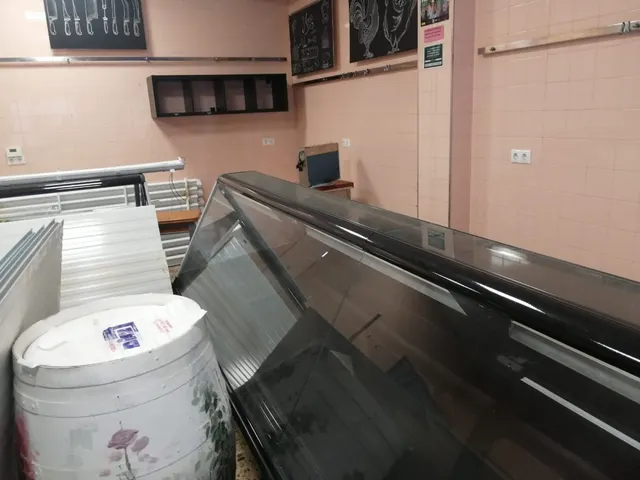 LOCAL COMERCIAL CENTRICO, ACONDICIONADO COMO CARNICERIA-CHARCUTERIA — 3