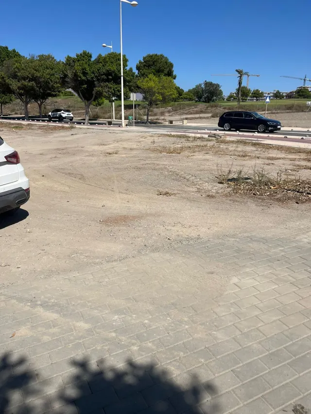 Exclusiva parcela en esquina de 849 m2 junto al Golf de El T - foto 5