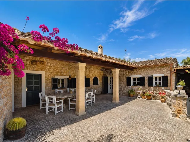 Finca rústica con pozo propio, anexos independientes y vista - foto 5