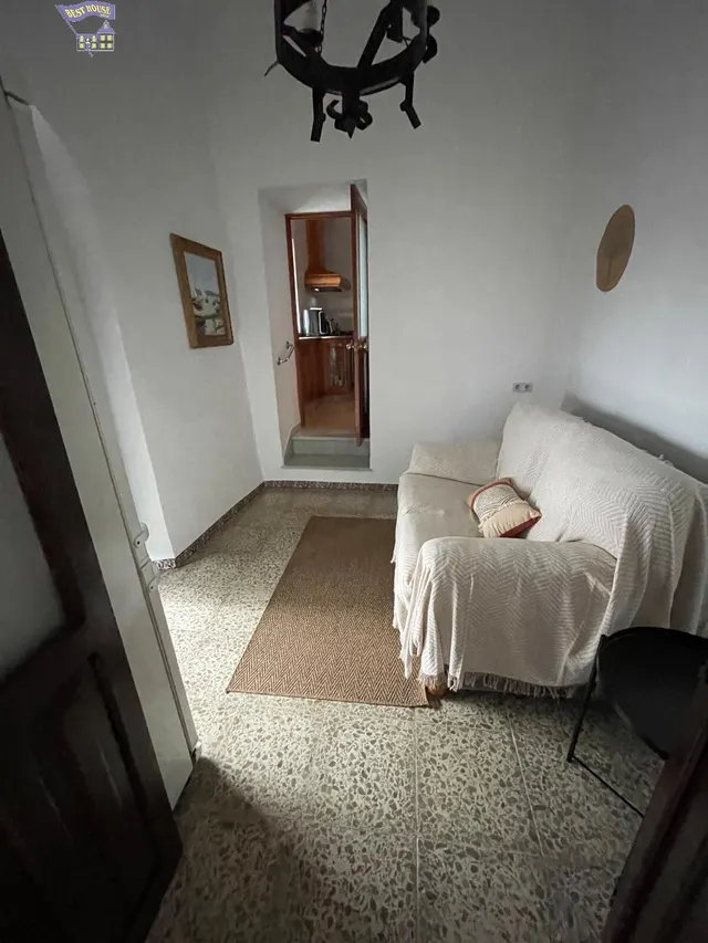 SE VENDE CASA EN ZONA DEL BARRIO BAJO — 47