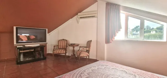 CASA PAREADA EN LA SIERREZUELA — 35