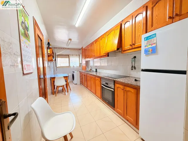 Se vende gran piso de 92m2 con 3 habitaciones dobles en zona rio cervol! 1ª planta edificio sin ascensor! — 7
