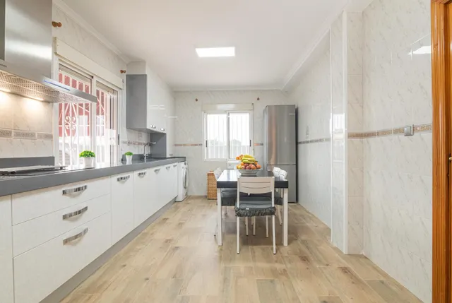 Chalet sito en Valverde con 6 habitaciones, 3 baños, piscina y garaje — 24