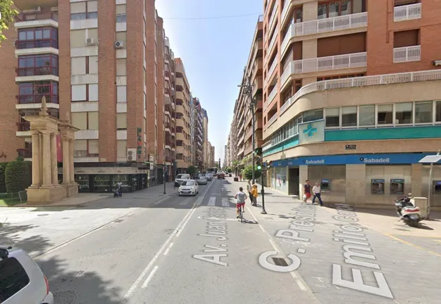 PISO 4 DORMITORIOS Y TERRAZA EN EL CENTRO - EN LA COLUMNAS - - foto 4