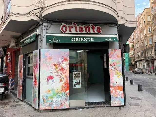 SE VENDE LOCAL TOTALMENTE INSTALADO PARA BAR — 26