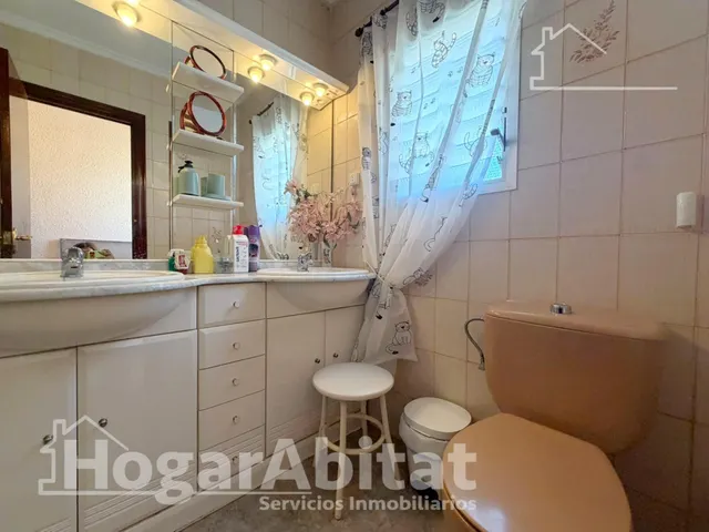 CHALET CON PISCINA, GARAJE Y TERRAZA — 48