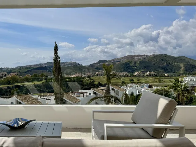 Ático de 2 Dormitorios en Venta en Los Arqueros, Benahavís - foto 4