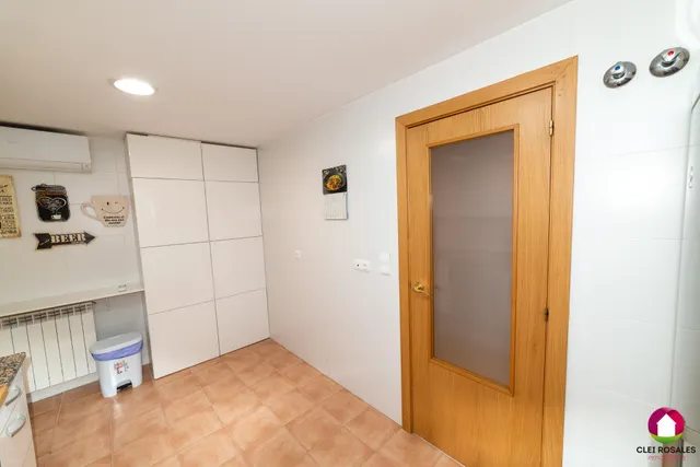 VIVIENDA DE PROTECCIÓN OFICIAL — 12