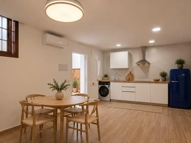 Piso a estrenar de 2 dormitorios con parking, luz y agua incluidas – 1.200 €/mes — 6