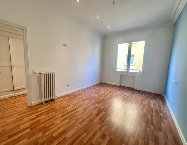 Piso Señorial en Balmes con  Doble Orientación — 24
