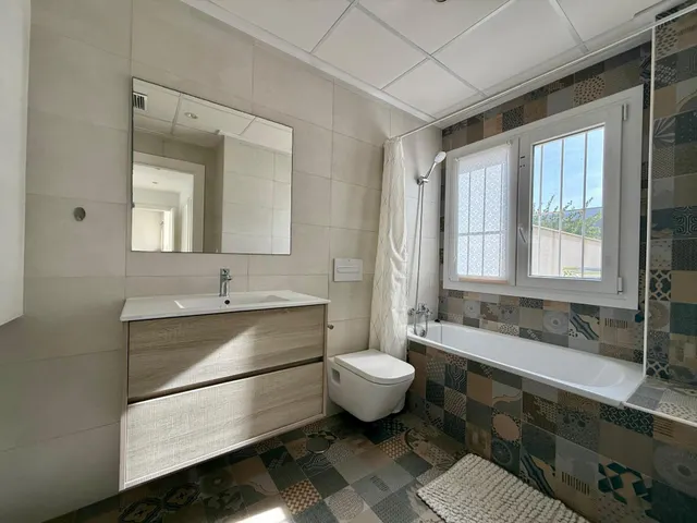 Exclusivo chalet adosado con piscina privada, amplios espacios y excelentes calidades — 20