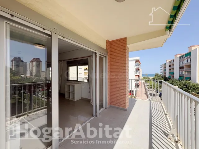 EXTERIOR CON BALCÓN Y GARAJE CERRADO A SEGUNDA LINEA DE LA P - foto 2