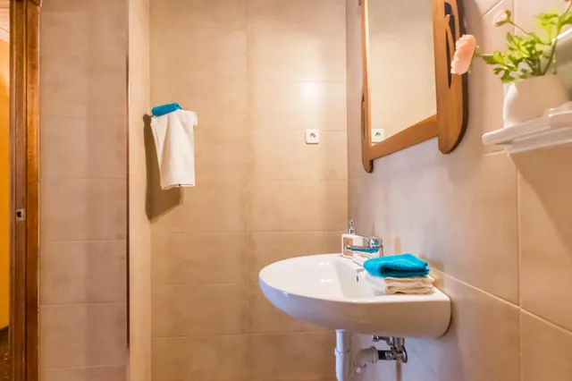 VIVIENDA CON GRAN PATIO PRIVADO FRENTE AL NUEVO HOTEL BARCELÓ 5★ — 32