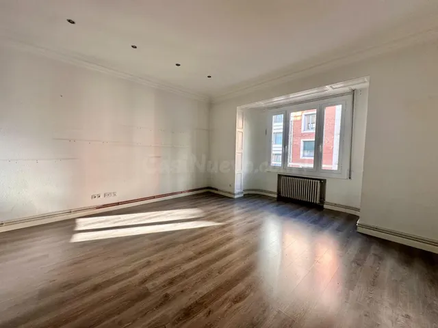 Piso Señorial en Balmes con  Doble Orientación — 2