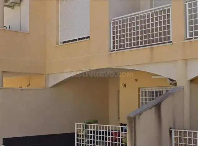 SE VENDE piso + garaje OKUPADO en Calle Almeria Nº 89 Huérca