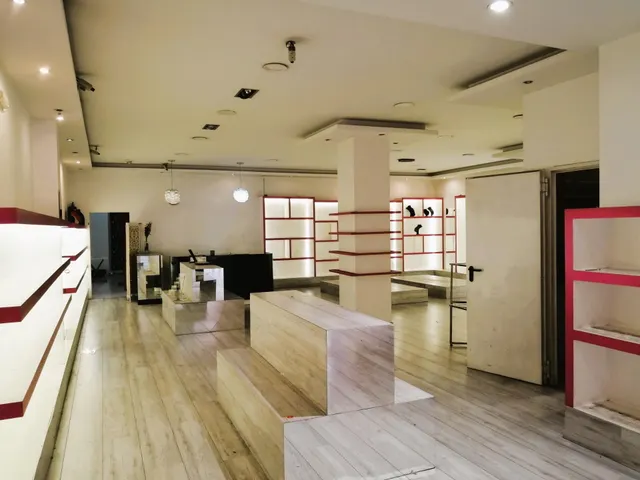 Magnífico Local Comercial en Rúa Progreso (Ourense) — 18