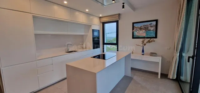 Elegante apartamento de 3 dormitorios con amplia terraza — 4