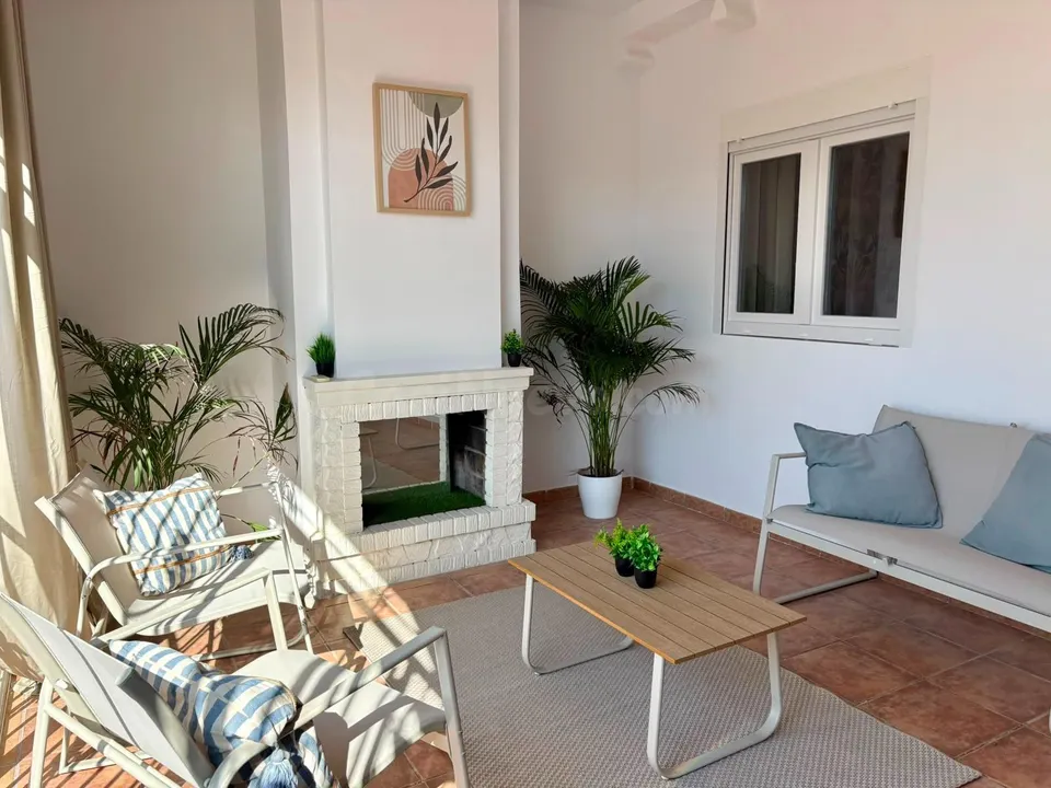 Bungalow totalmente reformado a estrenar y sin comunidad en la Florida, Orihuela Costa
