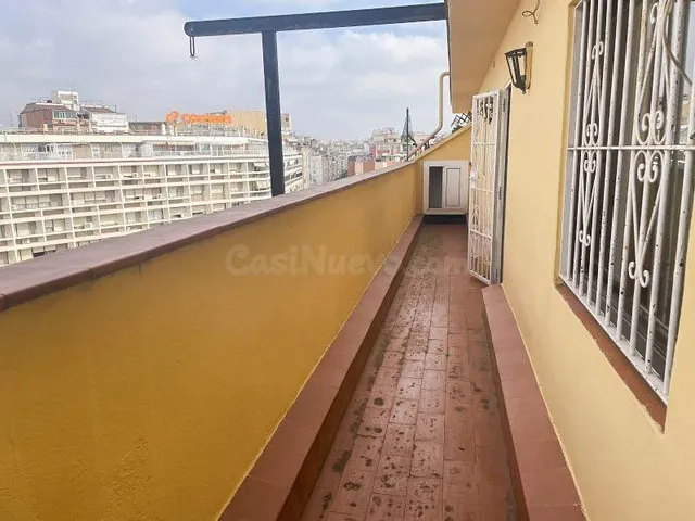 Ático en venta en La Florida, L’Hospitalet de Llobregat con  - foto 2