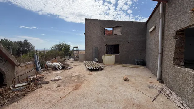 Venta de casa de campo con terreno en Baños y Mendigo. — 22