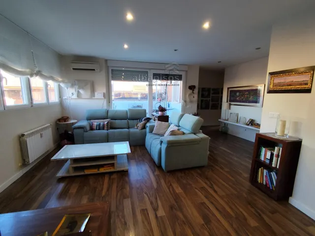 EXCLUSIVO ÁTICO CON TERRAZA Y GARAJE INCLUIDO EN ZONA ARQUITECTO VANDELVIRA · 4 habitaciones · REF: GV0329 — 35