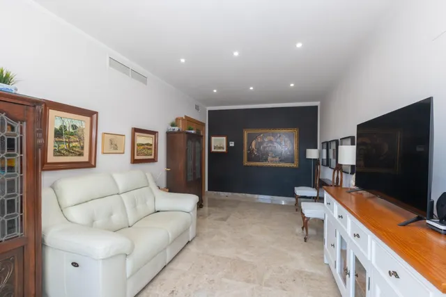 PISO CON TERRAZA, PISCINA, GARAJE Y TRASTERO EN VIALIA — 8