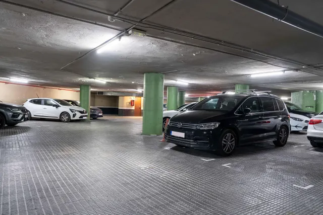 Parking de moto 2m² en alquiler - Eixample — 10