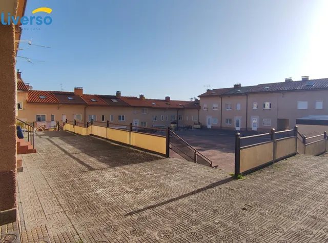 Amplio adosado de 4 dormitorios y con terraza de casi 10 m2. — 45